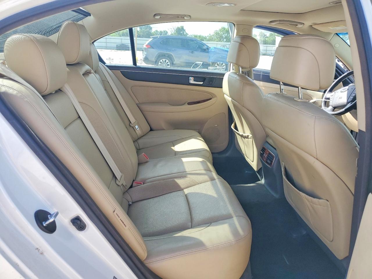 2013 Hyundai Genesis 3.8l White vin: KMHGC4DD3DU229342