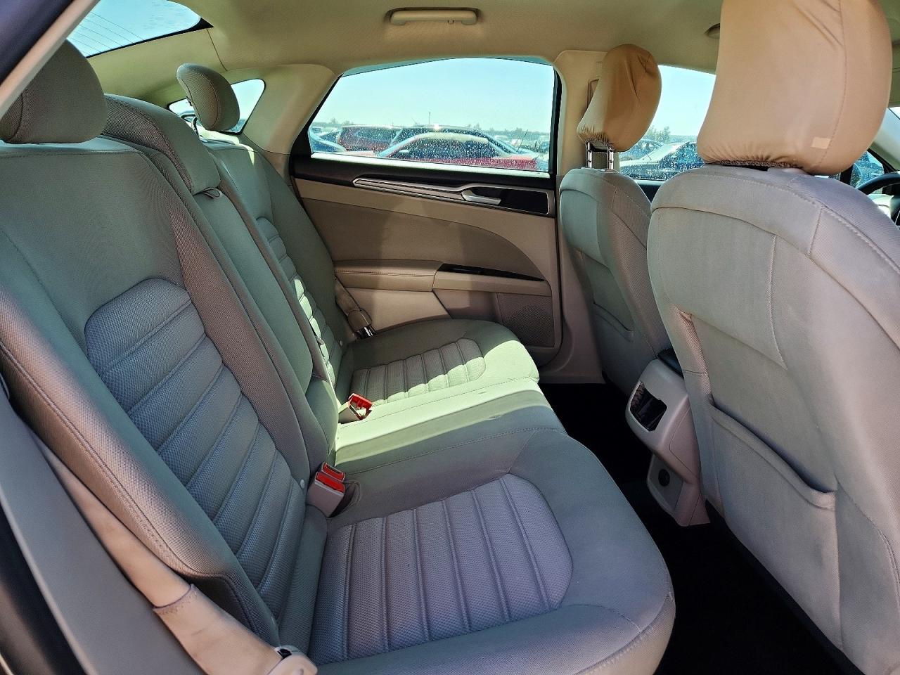 2017 Ford Fusion Se Silver vin: 3FA6P0HD2HR293401