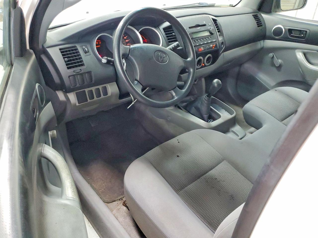 2006 Toyota Tacoma Base White vin: 5TENX22N56Z147087