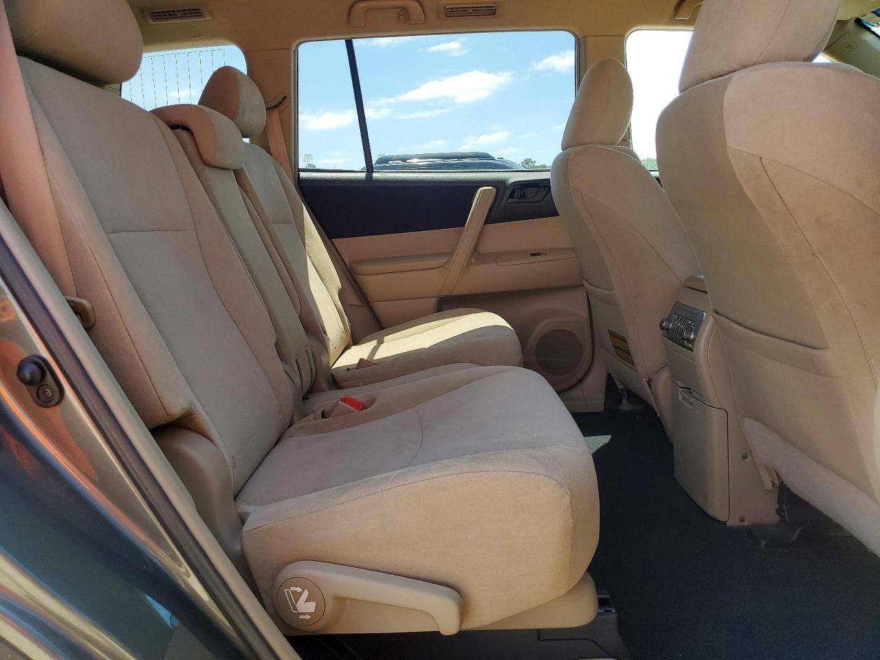 2013 Toyota Highlander Base Green vin: 5TDBK3EH0DS198536