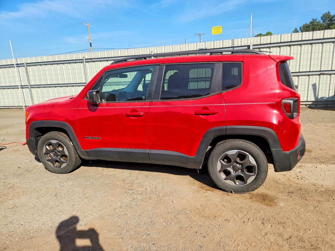 2015 Jeep Renegade Latitude Red vin: ZACCJABH9FPB50260