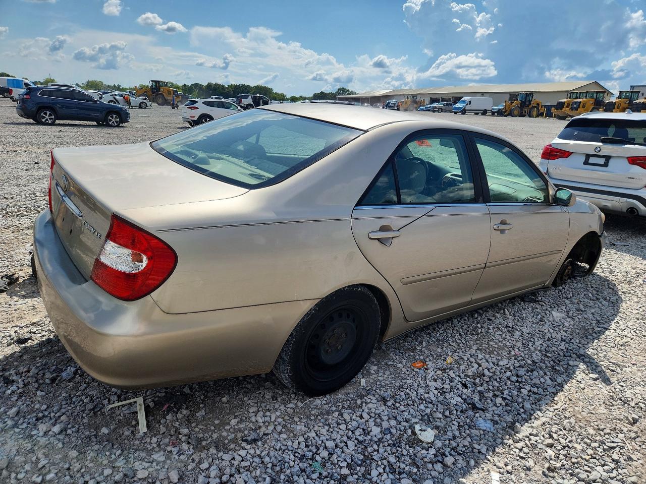 2003 Toyota Camry Le Gold vin: 4T1BE32KX3U190201
