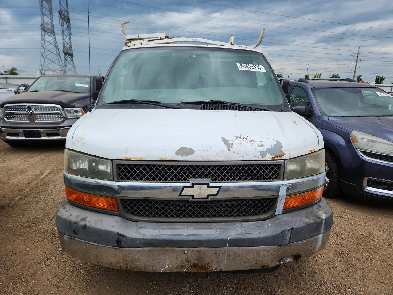 2008 Chevrolet Express G1500 White vin: 1GCFG15X481147557