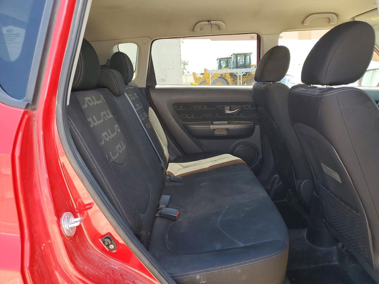 2012 Kia Soul + Red vin: KNDJT2A65C7449731