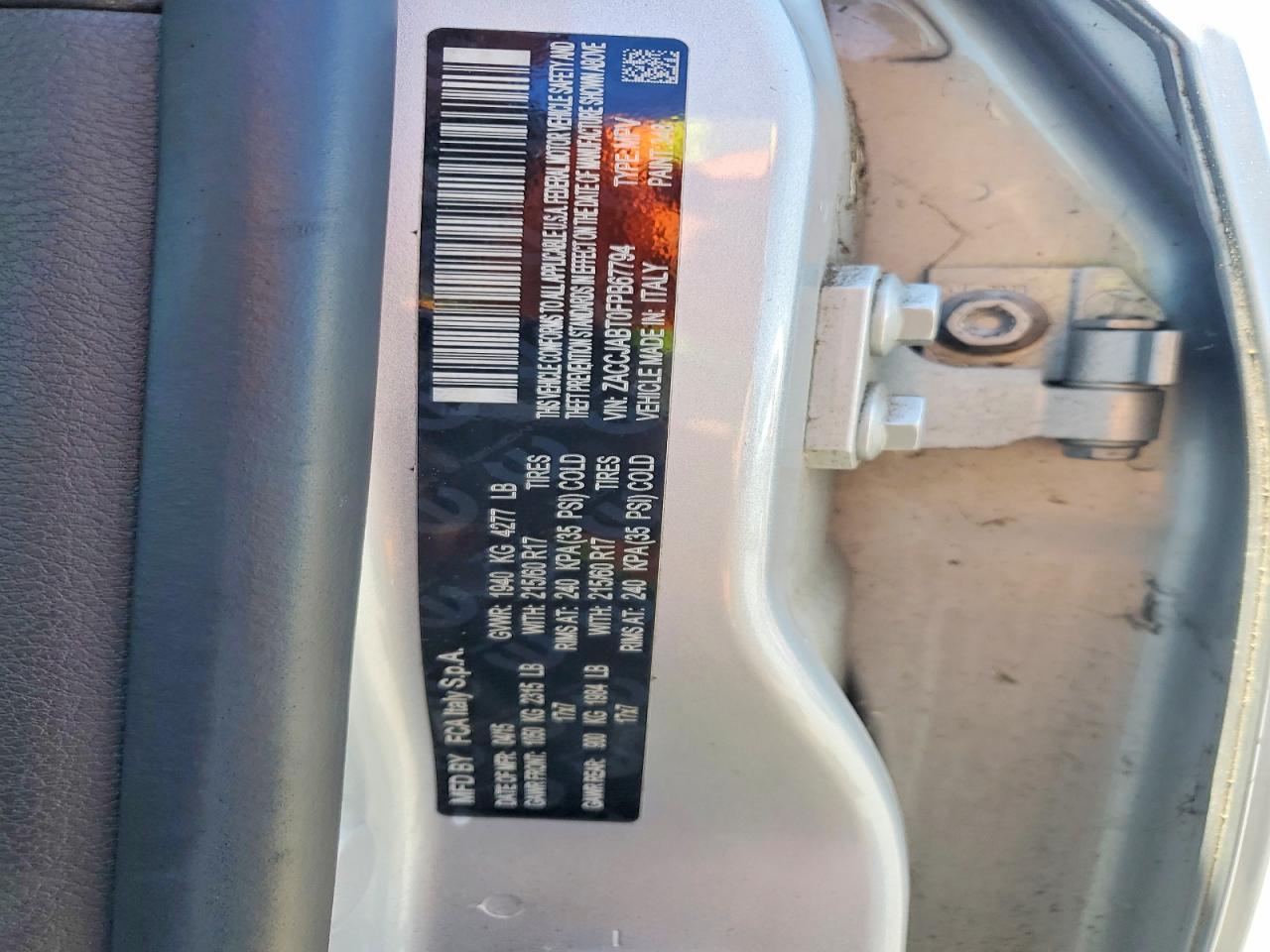 2015 Jeep Renegade Latitude Silver vin: ZACCJABT0FPB67794
