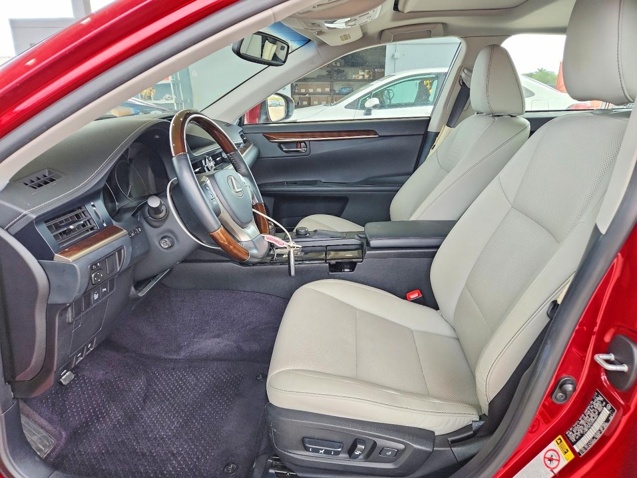 2014 Lexus Es 350 Base Red vin: JTHBK1GG1E2099840