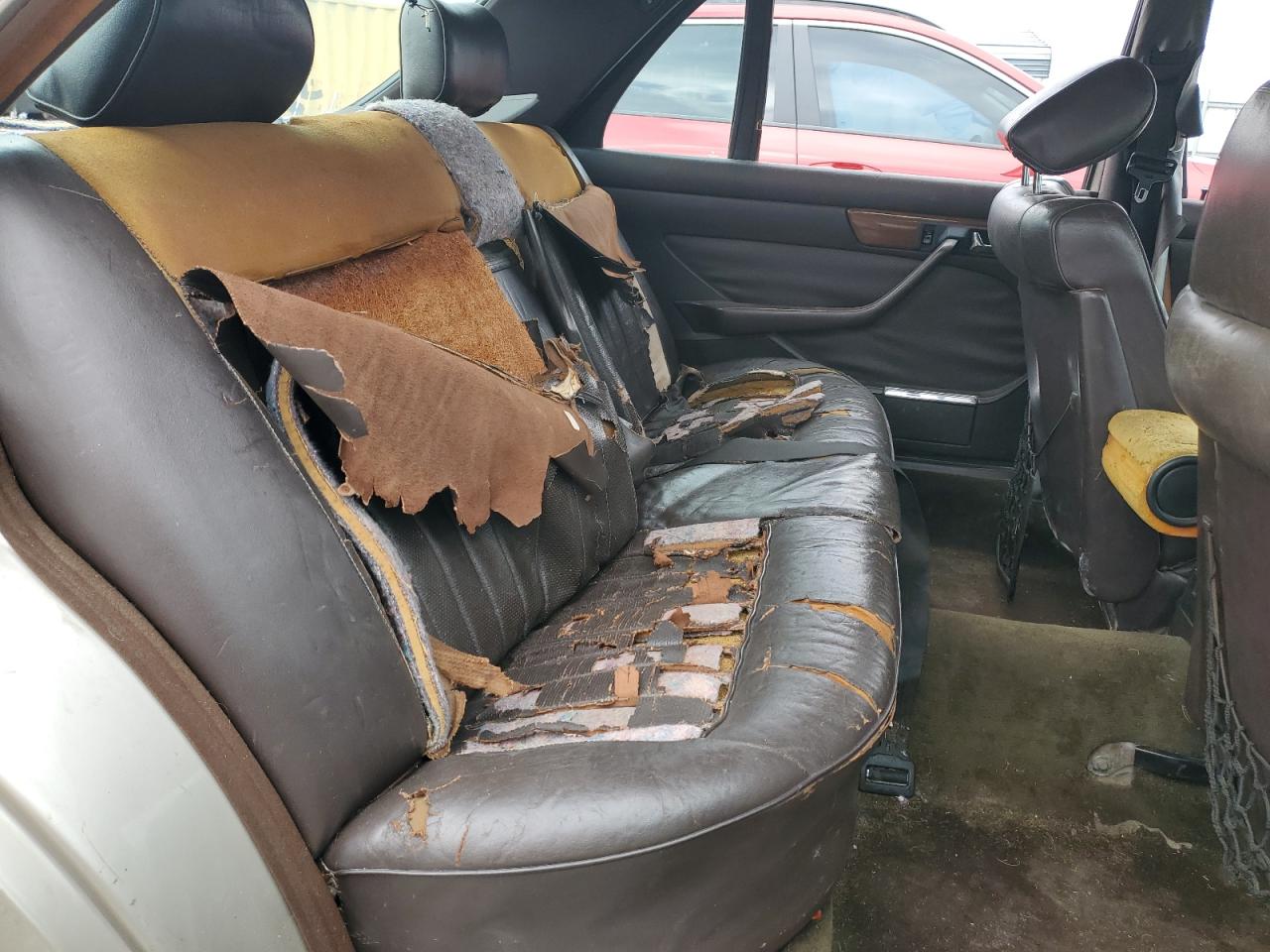 1986 Mercedes-benz 300 Sdl Beige vin: WDBCB25D6GA243829