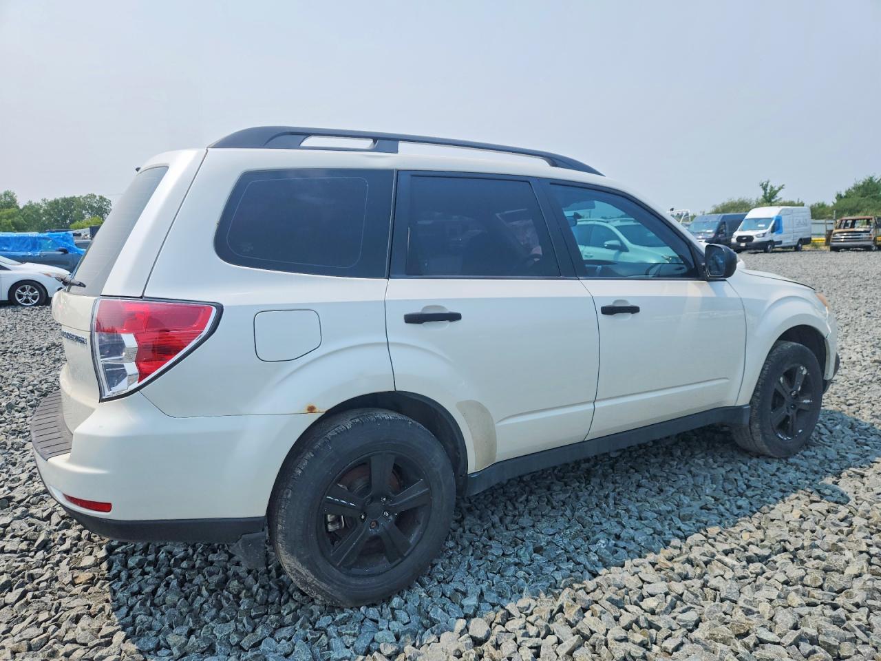 2011 Subaru Forester 2.5x Белый vin: JF2SHBBC9BH731102