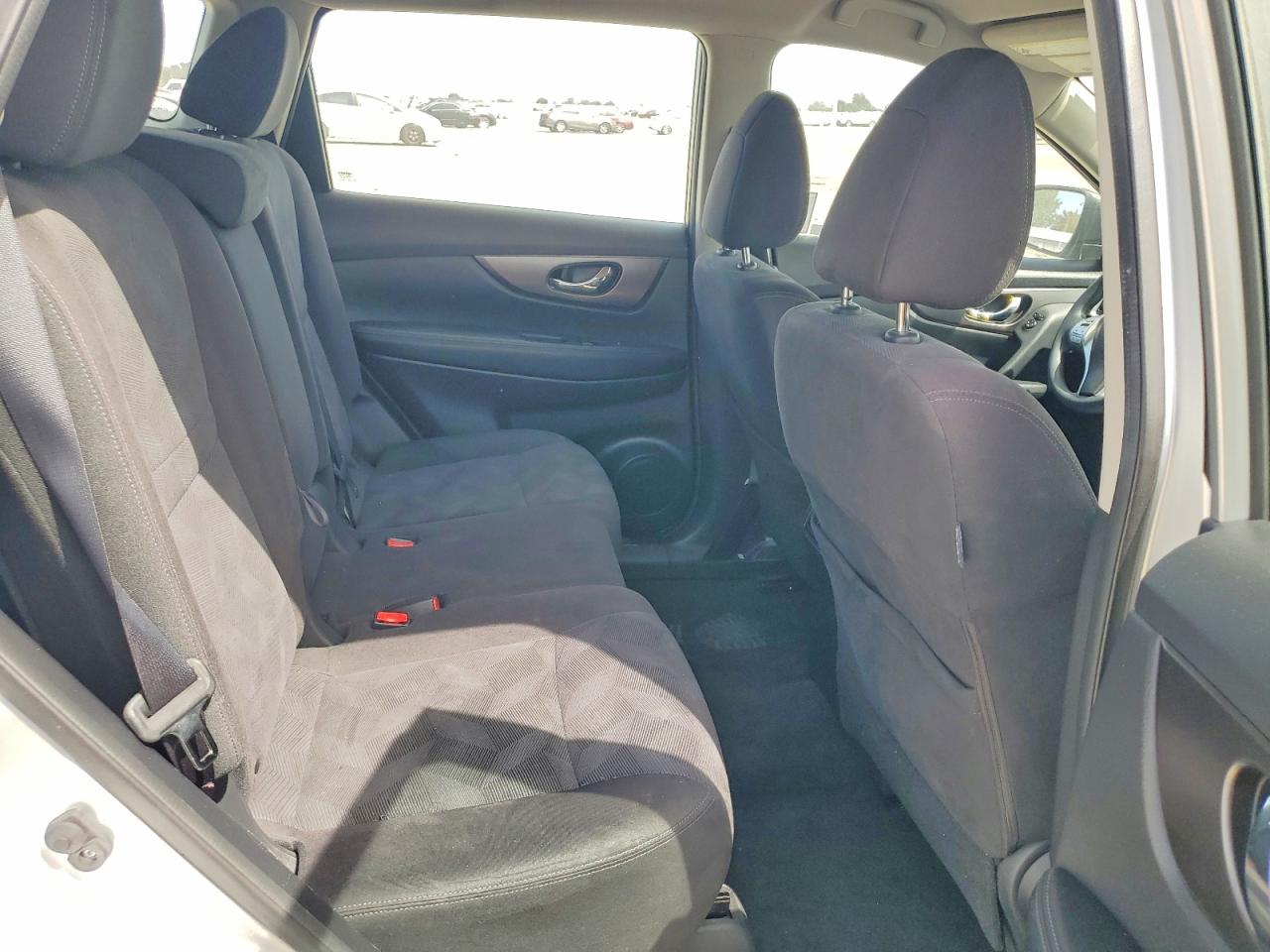 2015 Nissan Rogue S Silver vin: KNMAT2MT7FP513502