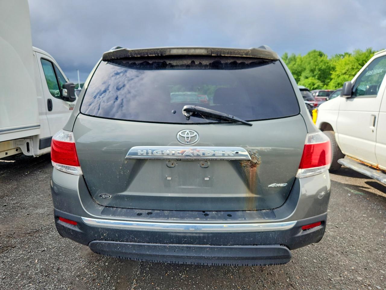 2011 Toyota Highlander Base Gray vin: 5TDBK3EH0BS053249
