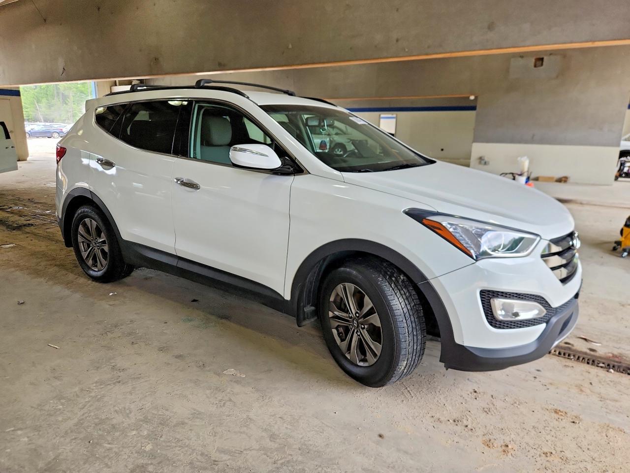 2013 Hyundai Santa Fe Sport 2.4l White vin: 5XYZU3LB9DG092316