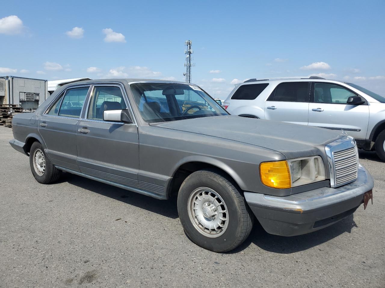1984 Mercedes-benz 300 Sd Серый vin: WDBCB20A0EA082551