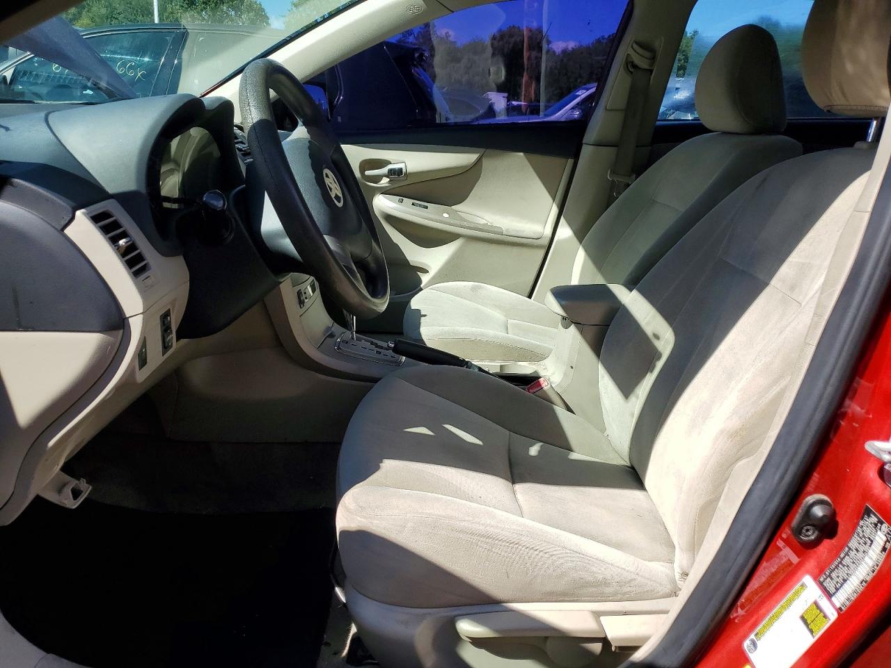 2011 Toyota Corolla Le Красный vin: 2T1BU4EE2BC750193