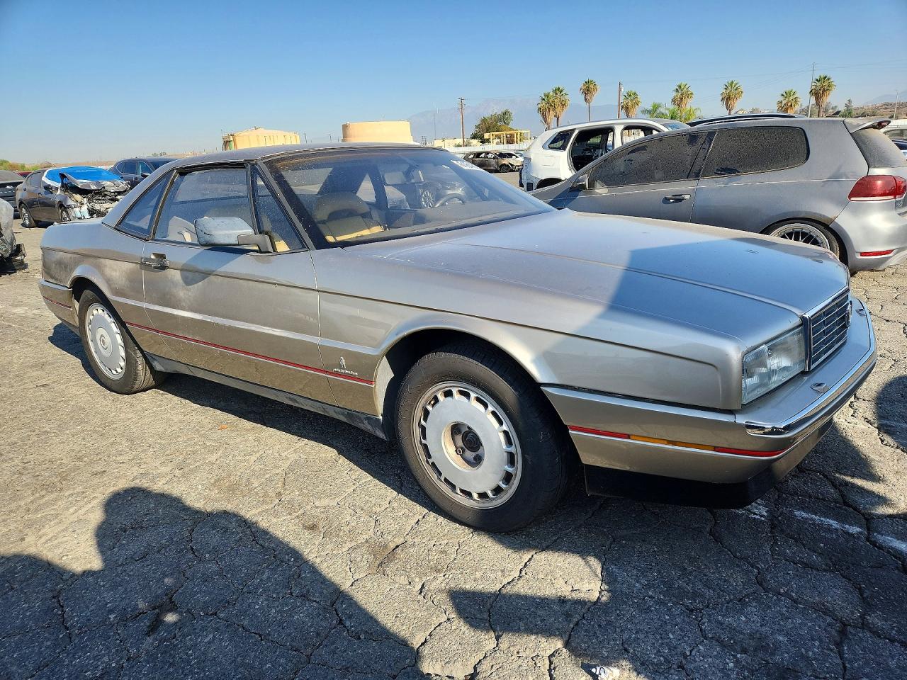 1991 Cadillac Allante Gold vin: 1G6VS3380MU126122