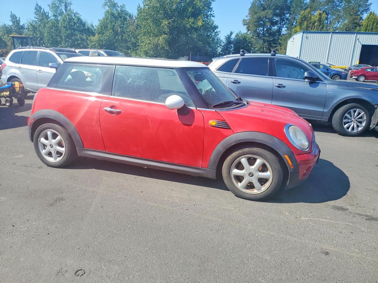 2010 Mini Cooper Red vin: WMWMF3C59ATZ61699