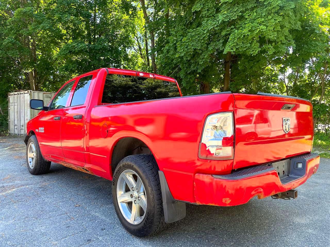 2016 Ram 1500 St Red vin: 1C6RR7FT4GS123183
