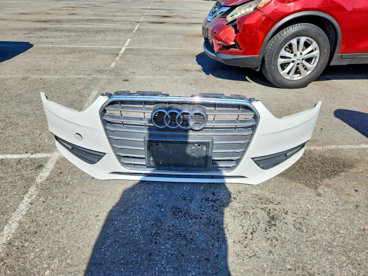 2013 Audi A4 Premium Белый vin: WAUAFAFLXDN037380
