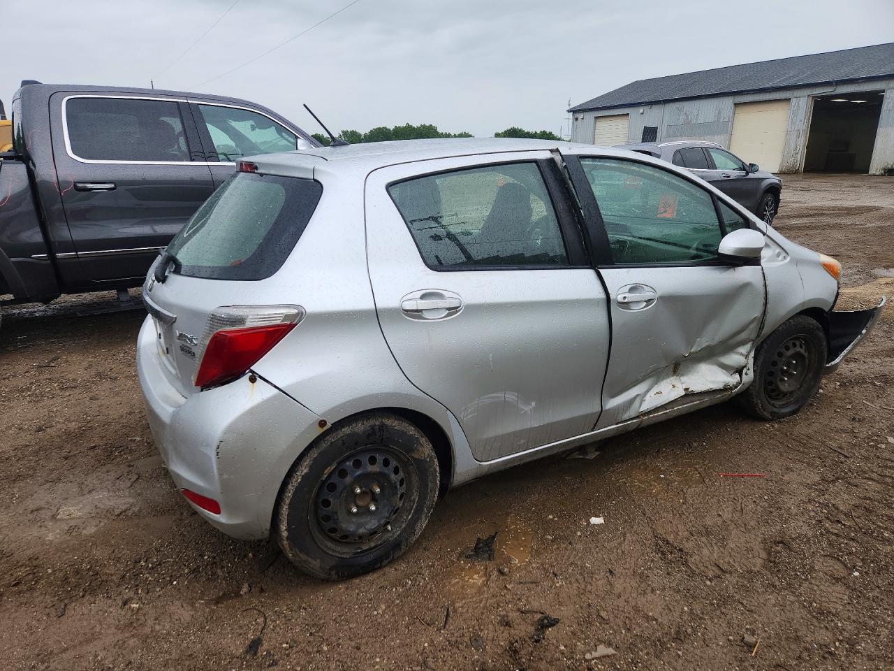 2012 Toyota Yaris 5-door L Gray vin: JTDKTUD38CD514378