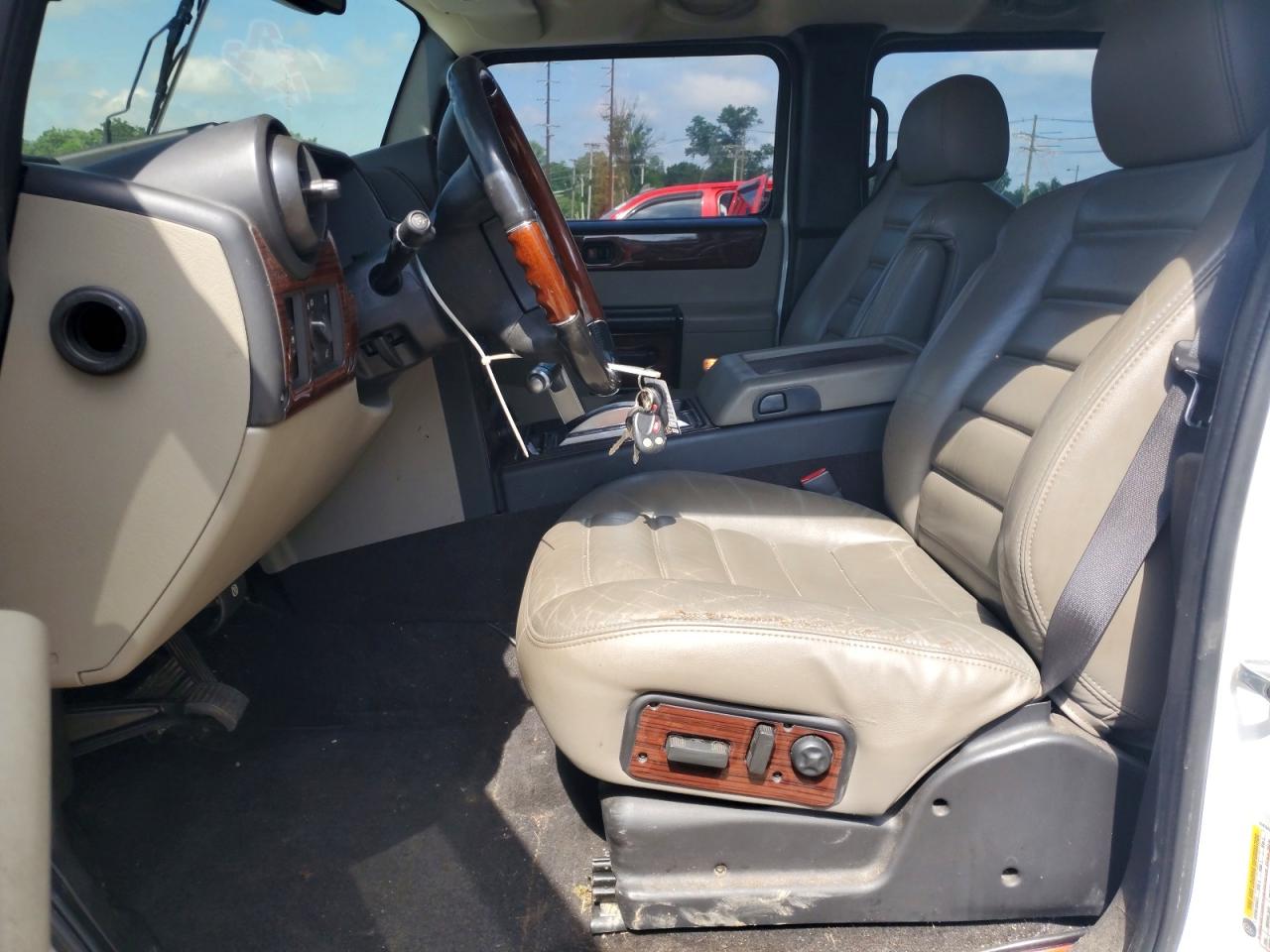 2006 Hummer H2 Sut White vin: 5GRGN22U06H118375