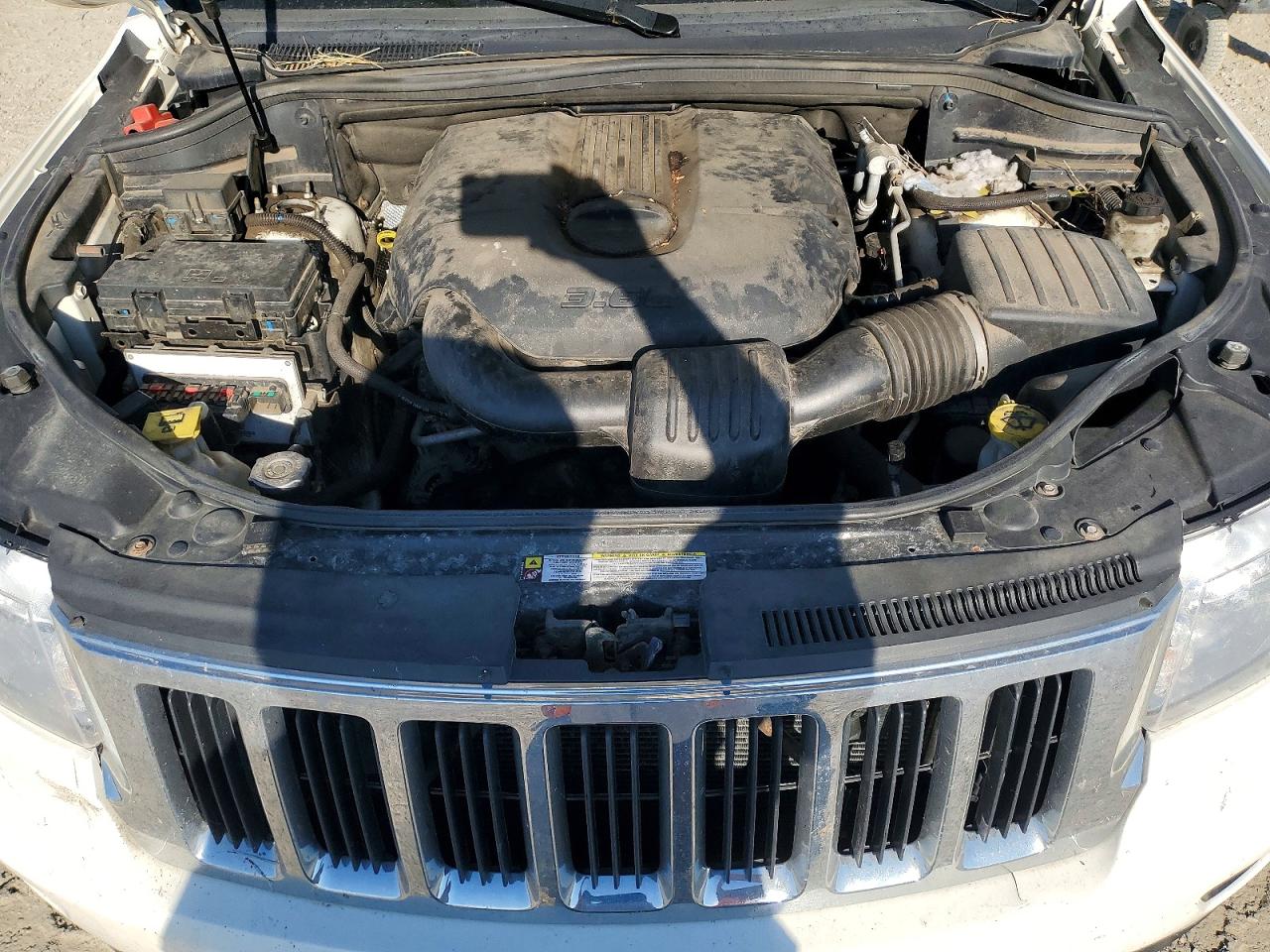 2011 Jeep Grand Cherokee Laredo White vin: 1J4RR4GG2BC503032