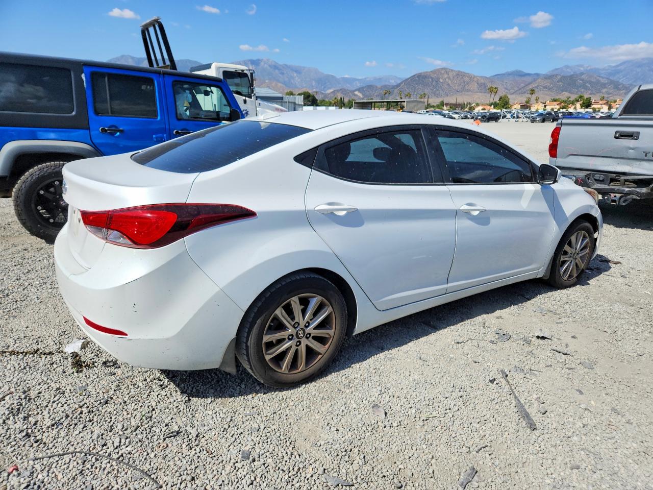 2015 Hyundai Elantra Se White vin: 5NPDH4AE7FH600750
