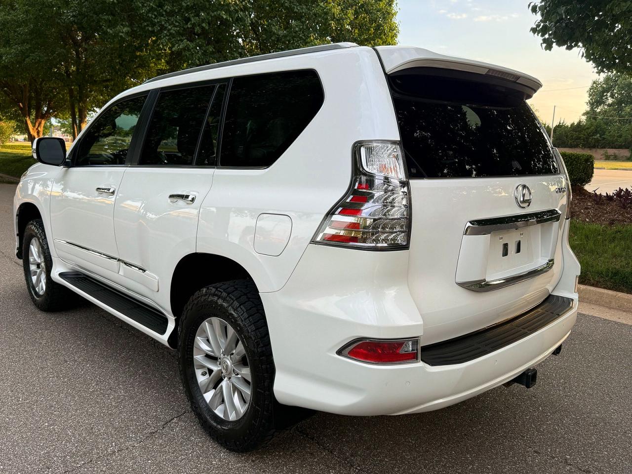 2015 Lexus Gx 460 White vin: JTJBM7FX8F5111477