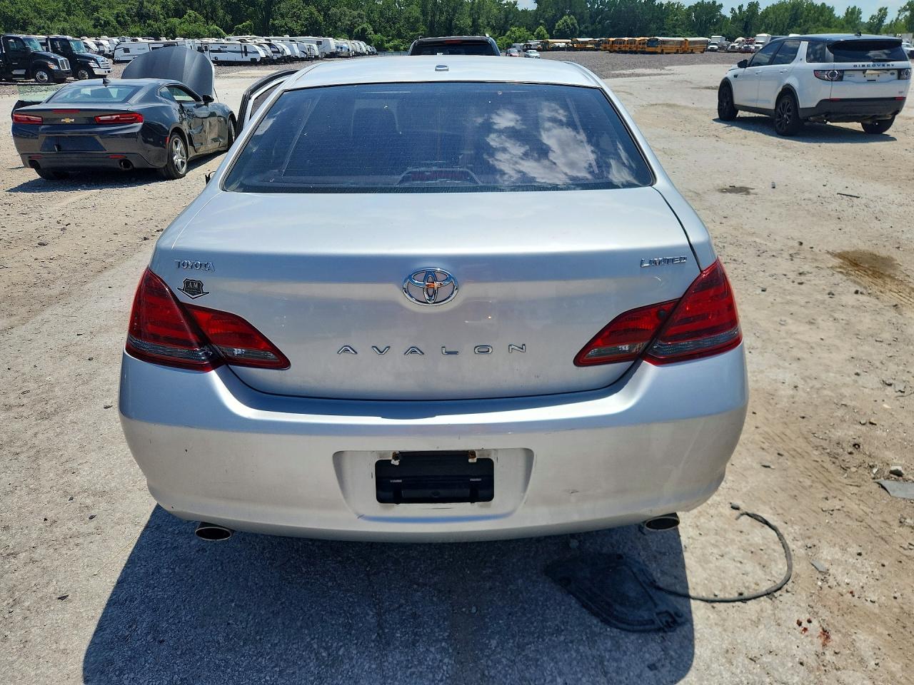 2010 Toyota Avalon Limited Silver vin: 4T1BK3DB1AU356642