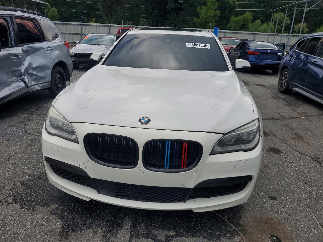 2015 Bmw 750 I Белый vin: WBAYA8C52FD825364