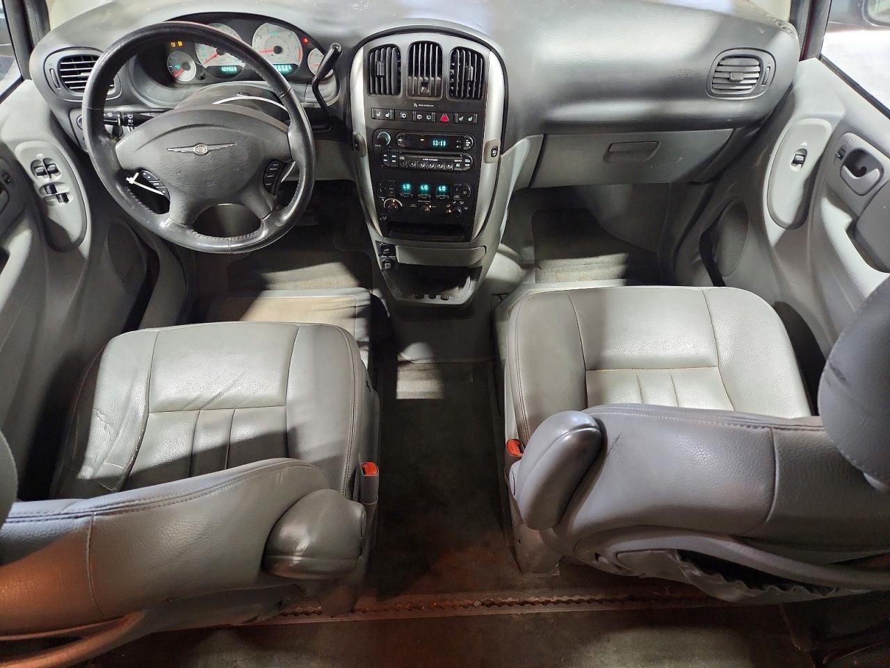 2007 Chrysler Town & Country Touring Red vin: 2A4GP54L37R315882