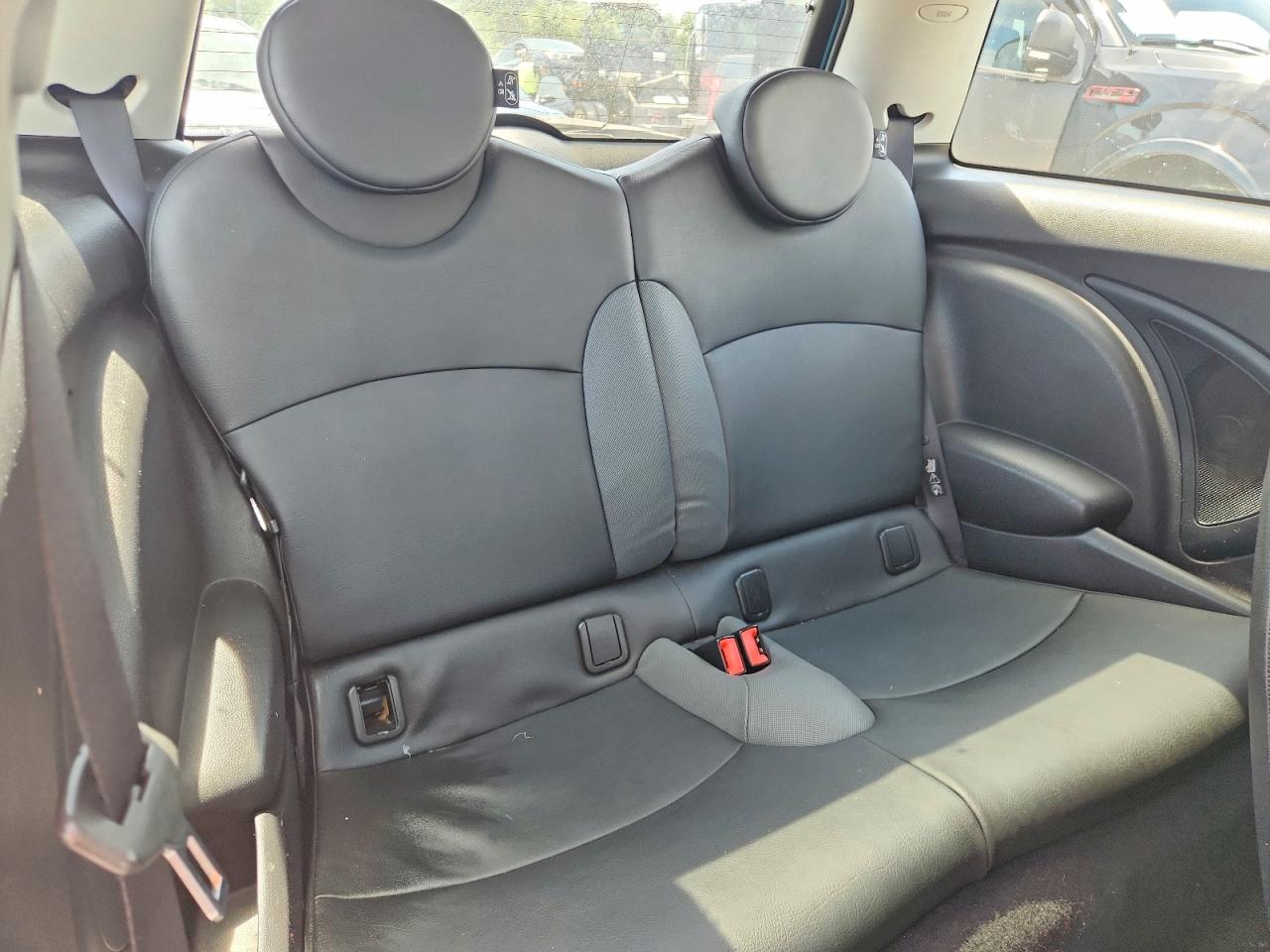 2010 Mini Cooper Blue vin: WMWMF3C53ATZ22039