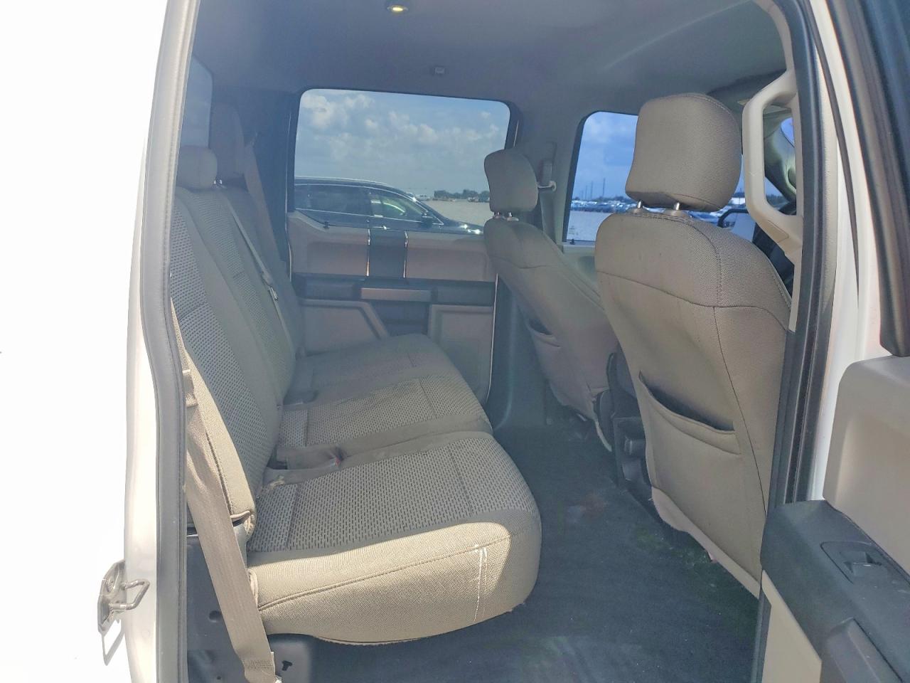 2015 Ford F150 Supercrew White vin: 1FTEW1CP3FFA58564