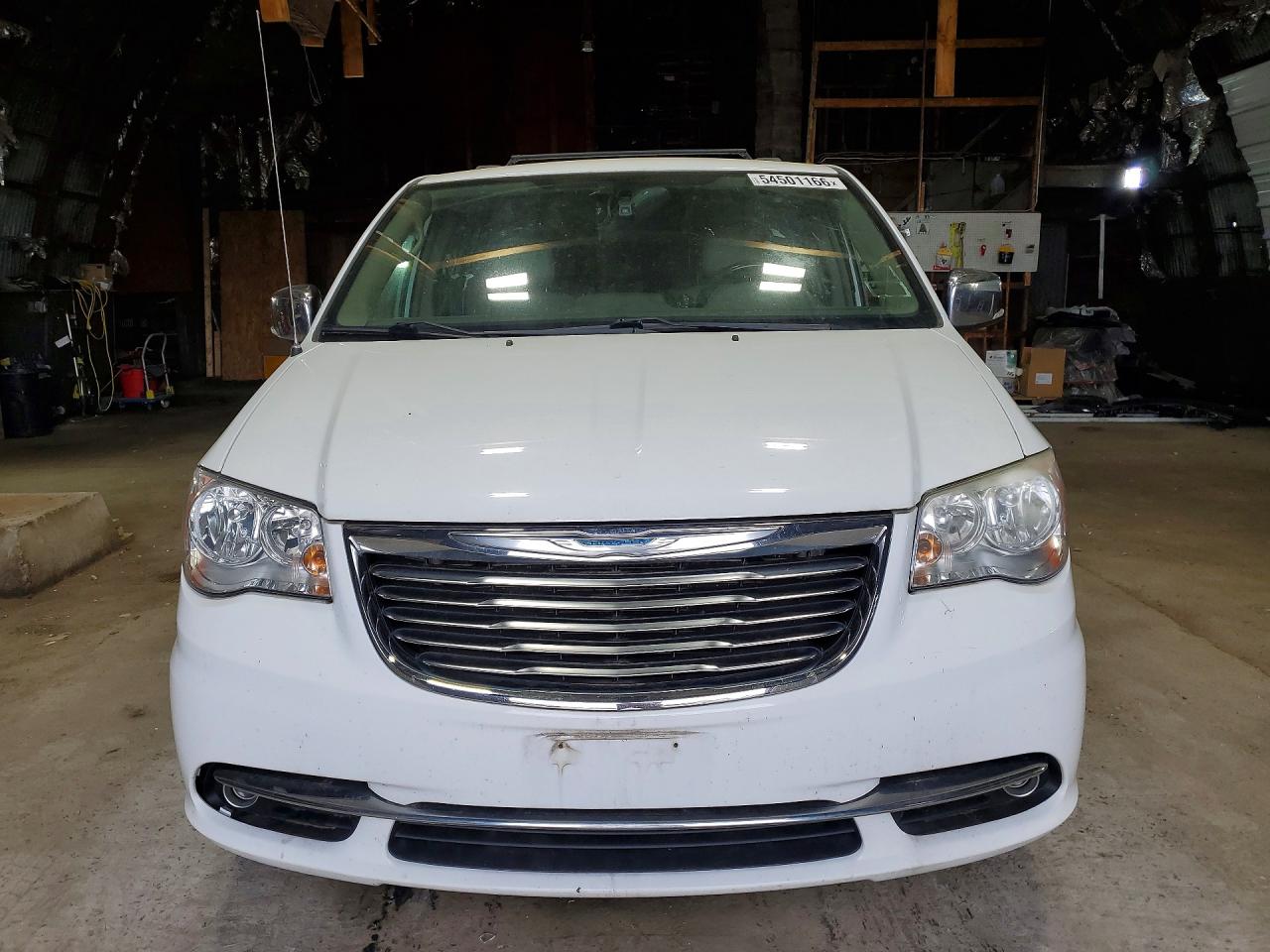 2015 Chrysler Town & Country Touring L White vin: 2C4RC1CG5FR539872