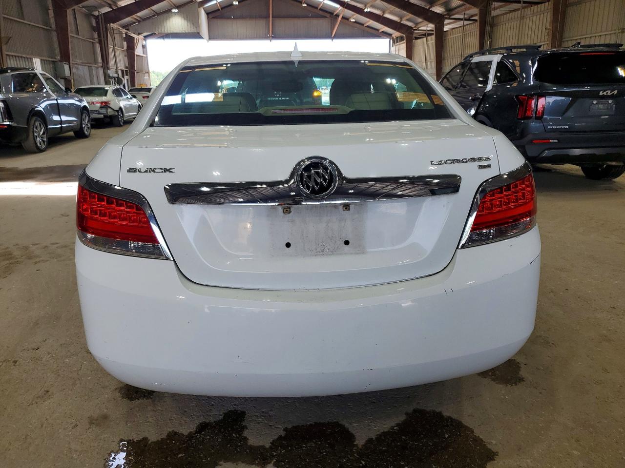2010 Buick Lacrosse Cxl White vin: 1G4GC5EG8AF120695