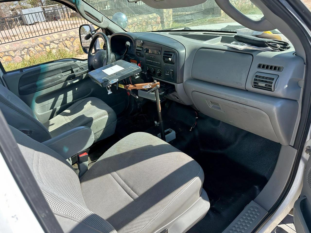 2006 Ford F450 Super Duty White vin: 1FDXF46Y36ED64938