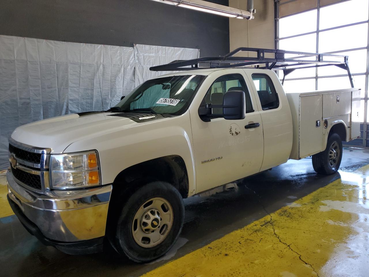 2013 Chevrolet Silverado K2500 Heavy Duty White vin: 1GC2KVCG9DZ224295 Damage: Left Front Door, Dent(S) W/ Paint Dmg, 7 To 8 Inches
