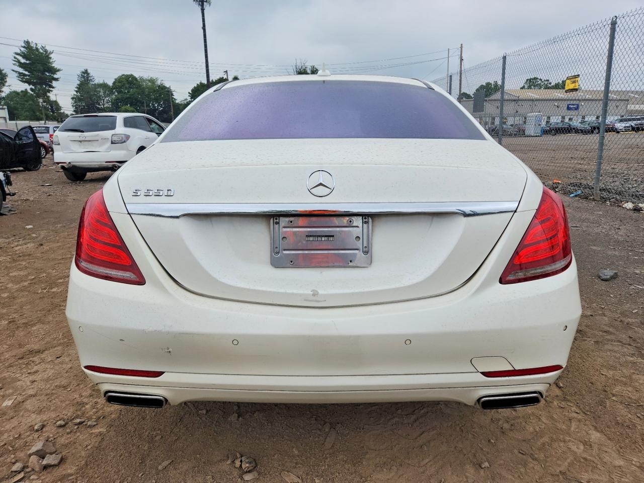 2015 Mercedes-benz S 550 White vin: WDDUG8CBXFA092722