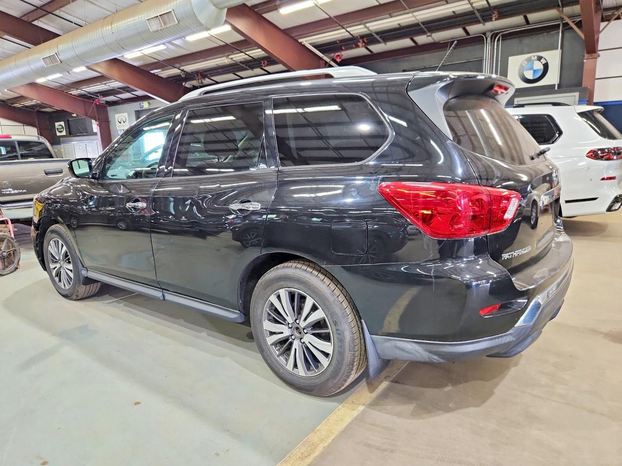 2017 Nissan Pathfinder S Black vin: 5N1DR2MM0HC696719