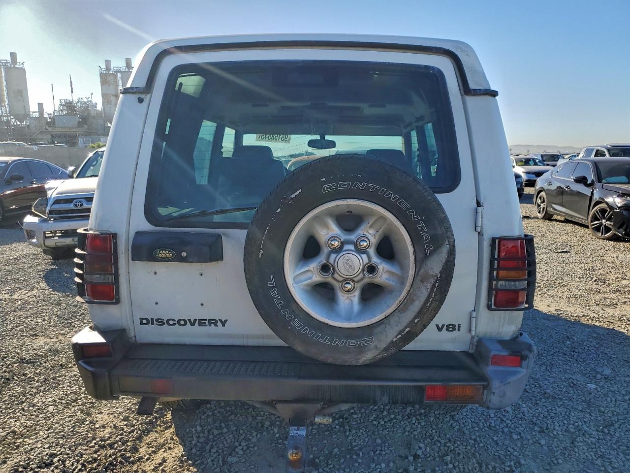1998 Land Rover Discovery White vin: SALJY1249WA768574