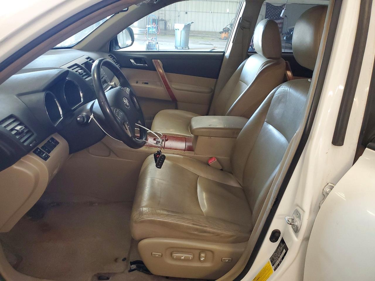 2008 Toyota Highlander Limited White vin: JTEES42A482075065