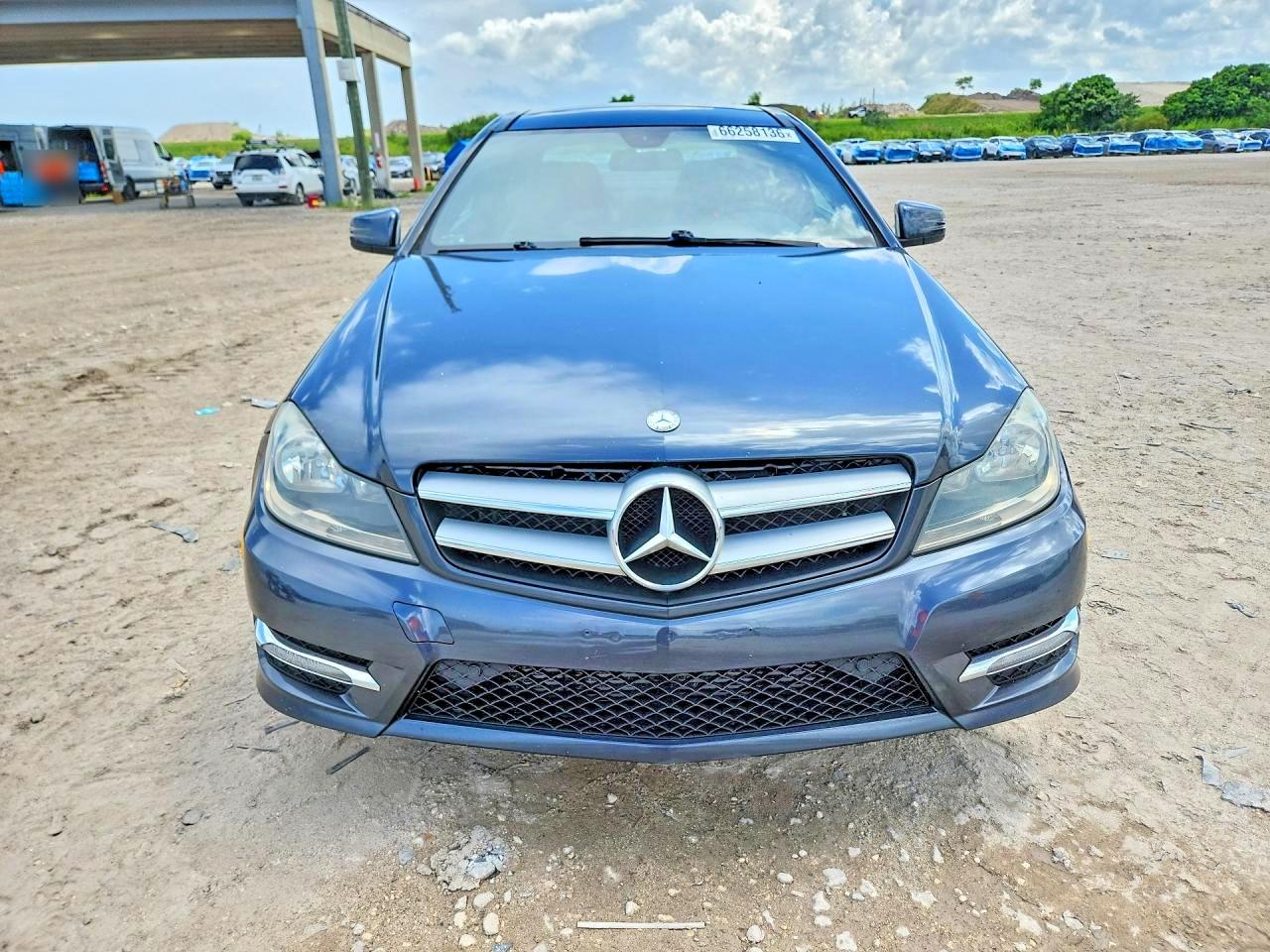 2013 Mercedes-benz C 250 Gray vin: WDDGJ4HBXDF989457
