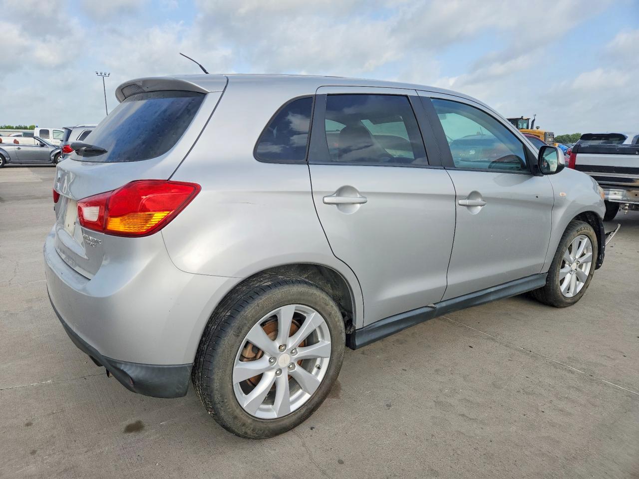 2014 Mitsubishi Outlander Sport Es Silver vin: 4A4AP3AU9EE012461