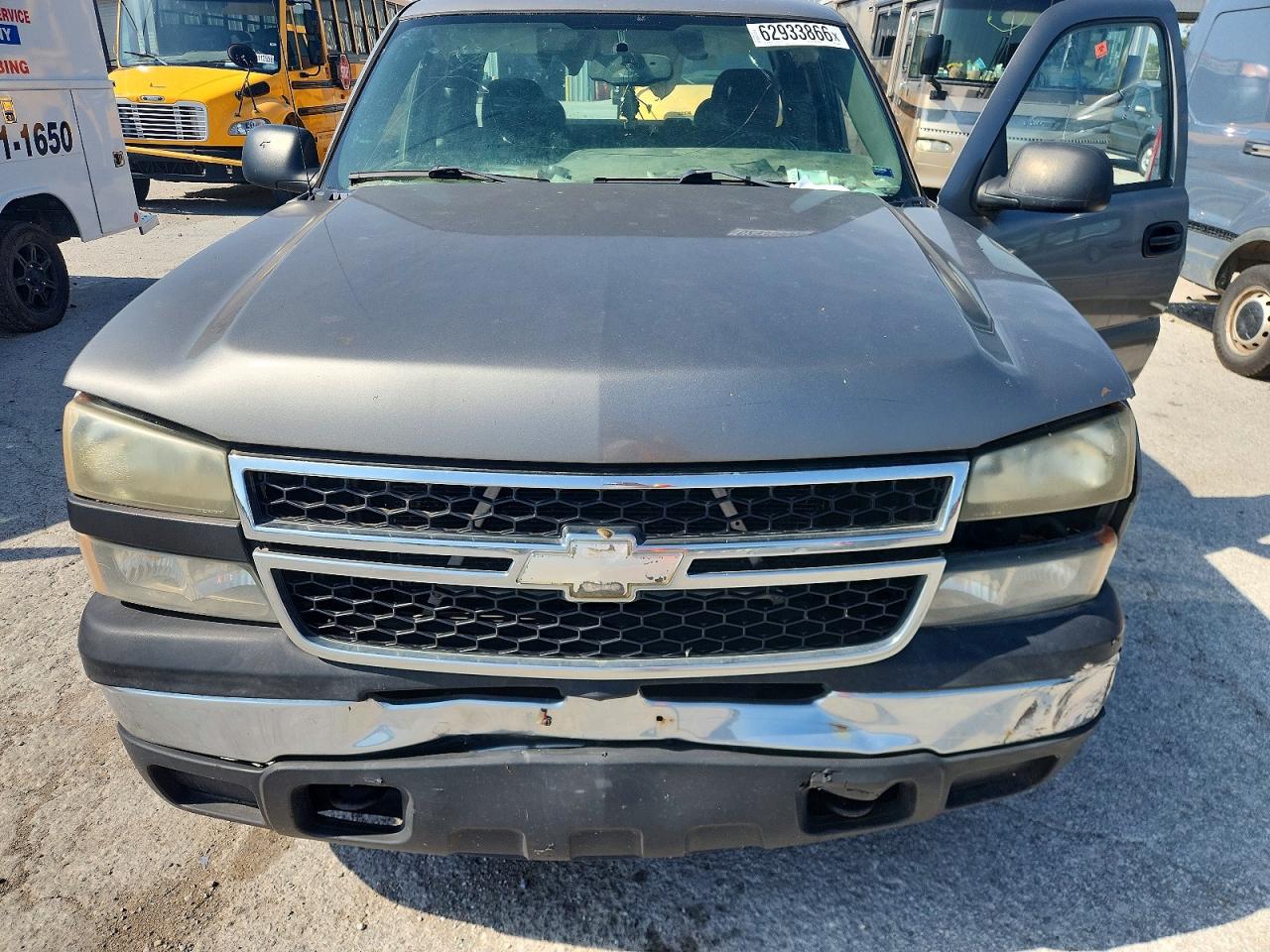 2007 Chevrolet Silverado K1500 Classic Silver vin: 1GCEK19V07Z182342