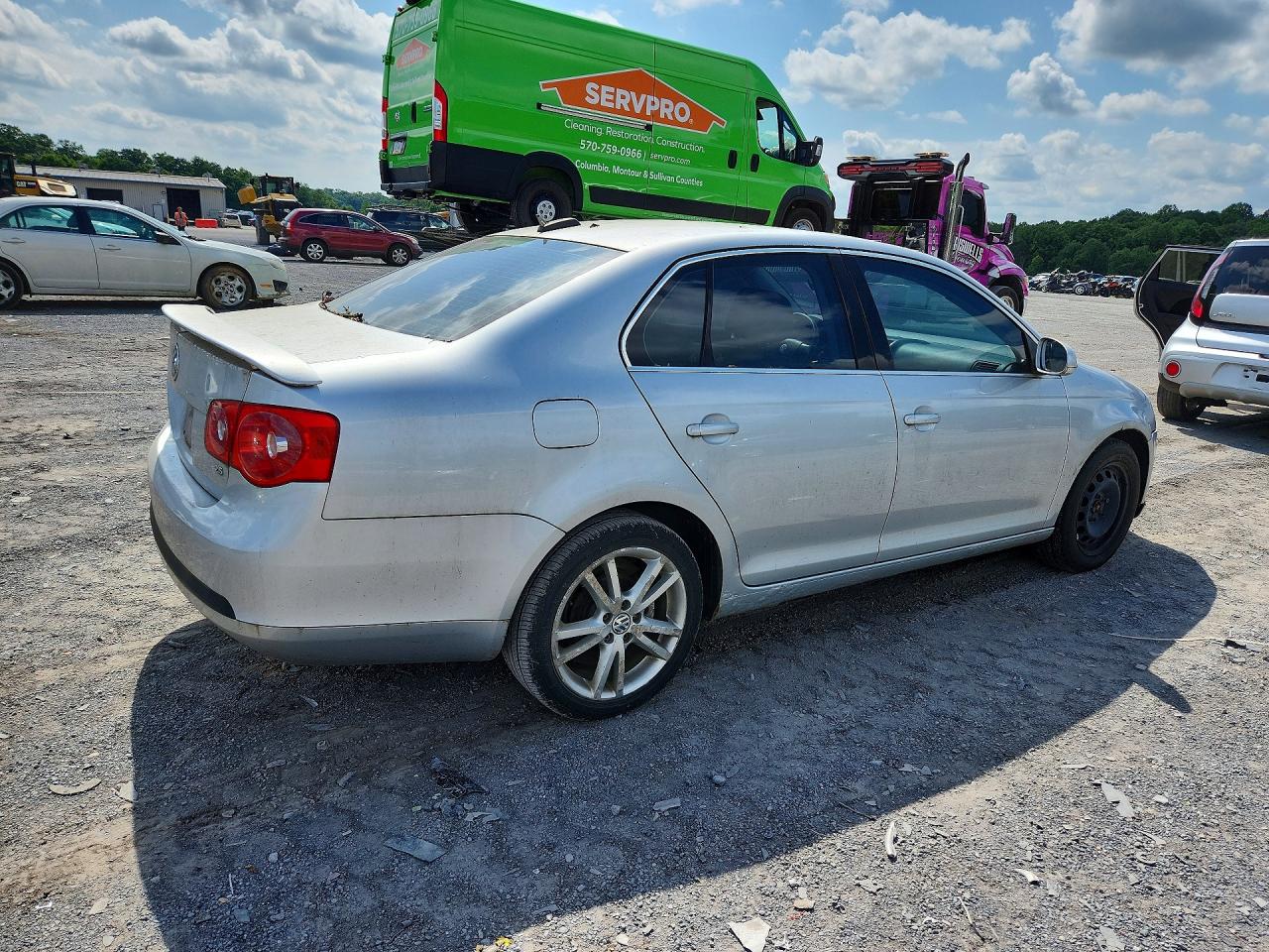 2006 Volkswagen Jetta 2.5 Option Package 1 Серебряный vin: 3VWSF71K76M771638