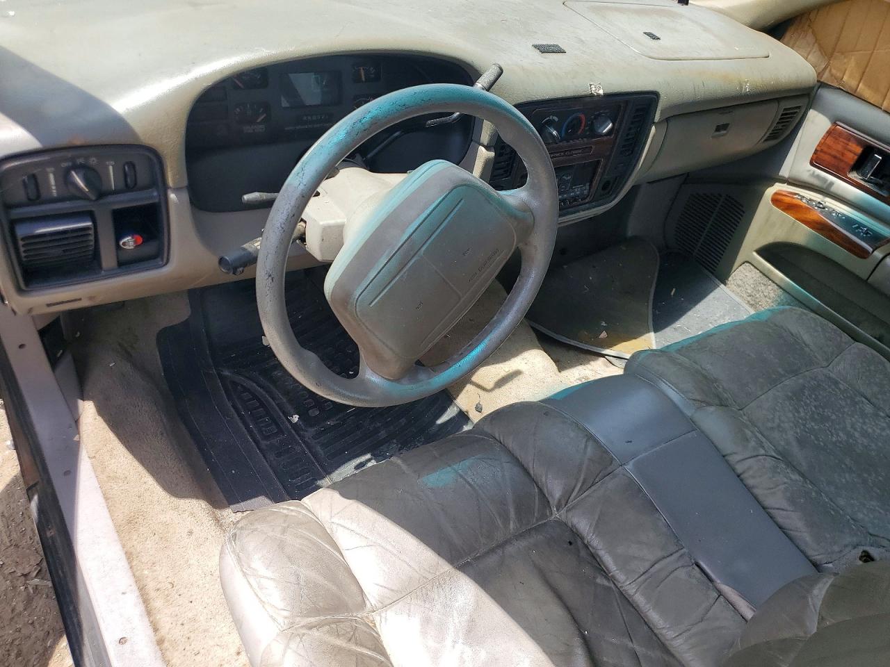 1996 Chevrolet Caprice Classic Cream vin: 1G1BL52W8TR187866