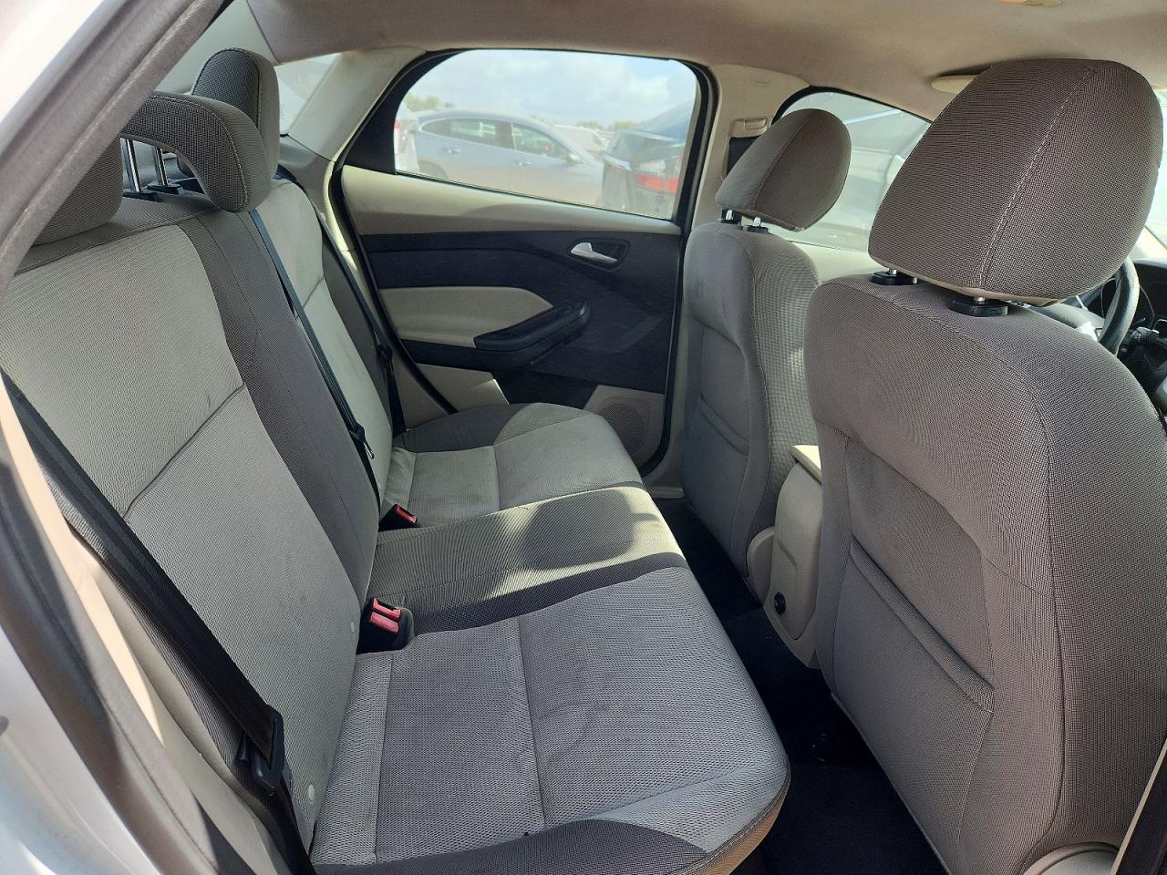 2014 Ford Focus Se White vin: 1FADP3F25EL351716