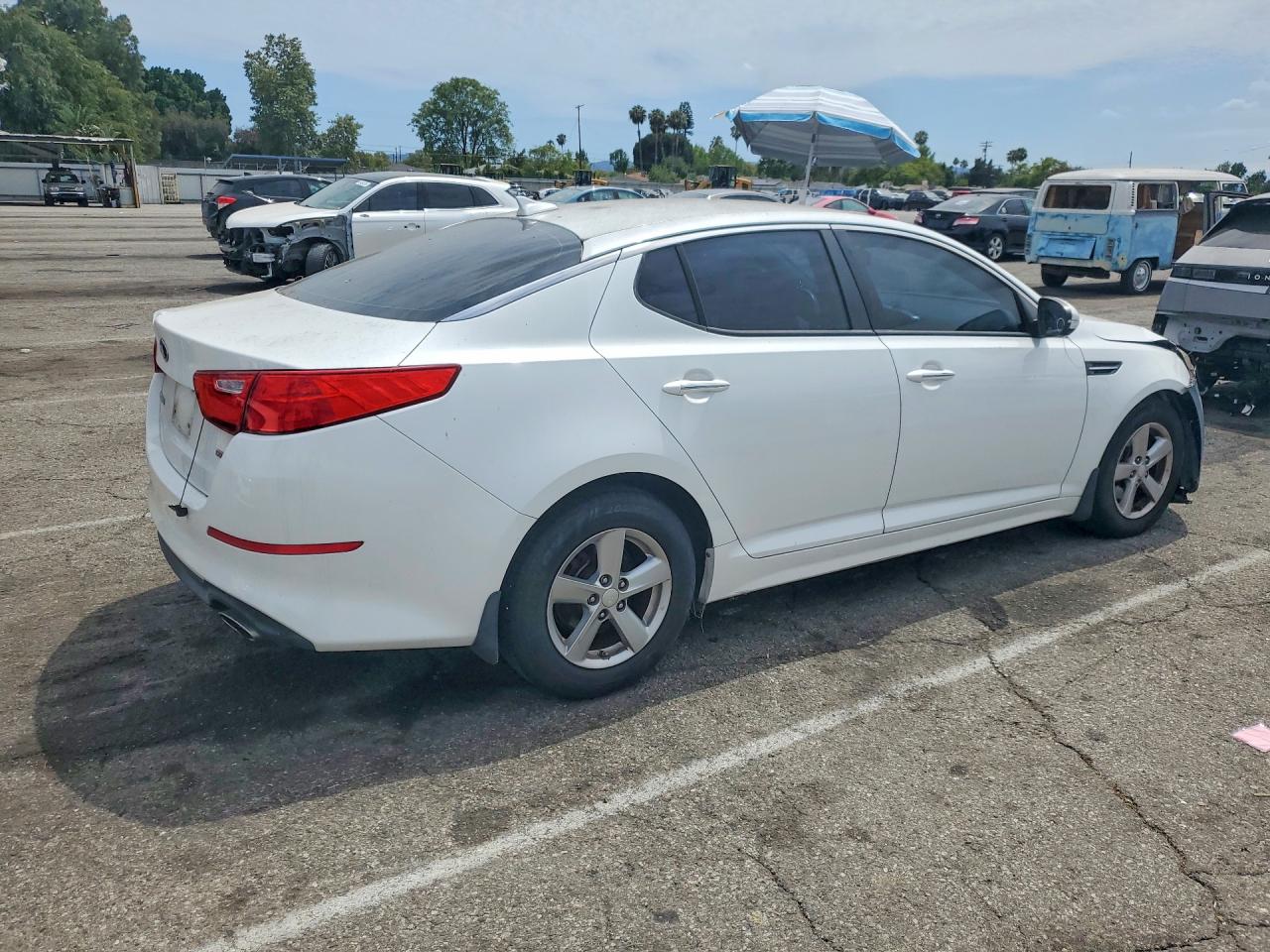 2014 Kia Optima Lx White vin: 5XXGM4A74EG337797