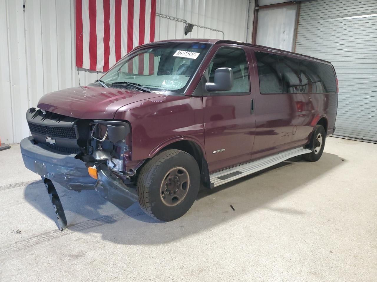 2003 Chevrolet Express G3500 Red vin: 1GAHG39U031231526 Damage: Left Front Fender, Oxidized, > 12 Inches