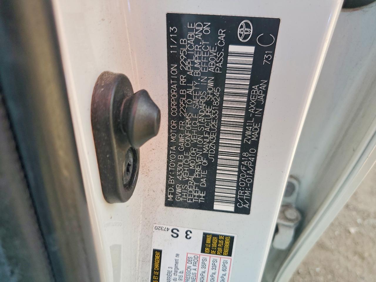 2014 Toyota Prius V Three White vin: JTDZN3EU2E3318245
