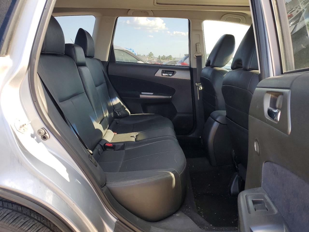 2012 Subaru Forester Limited Silver vin: JF2SHBEC7CH412911