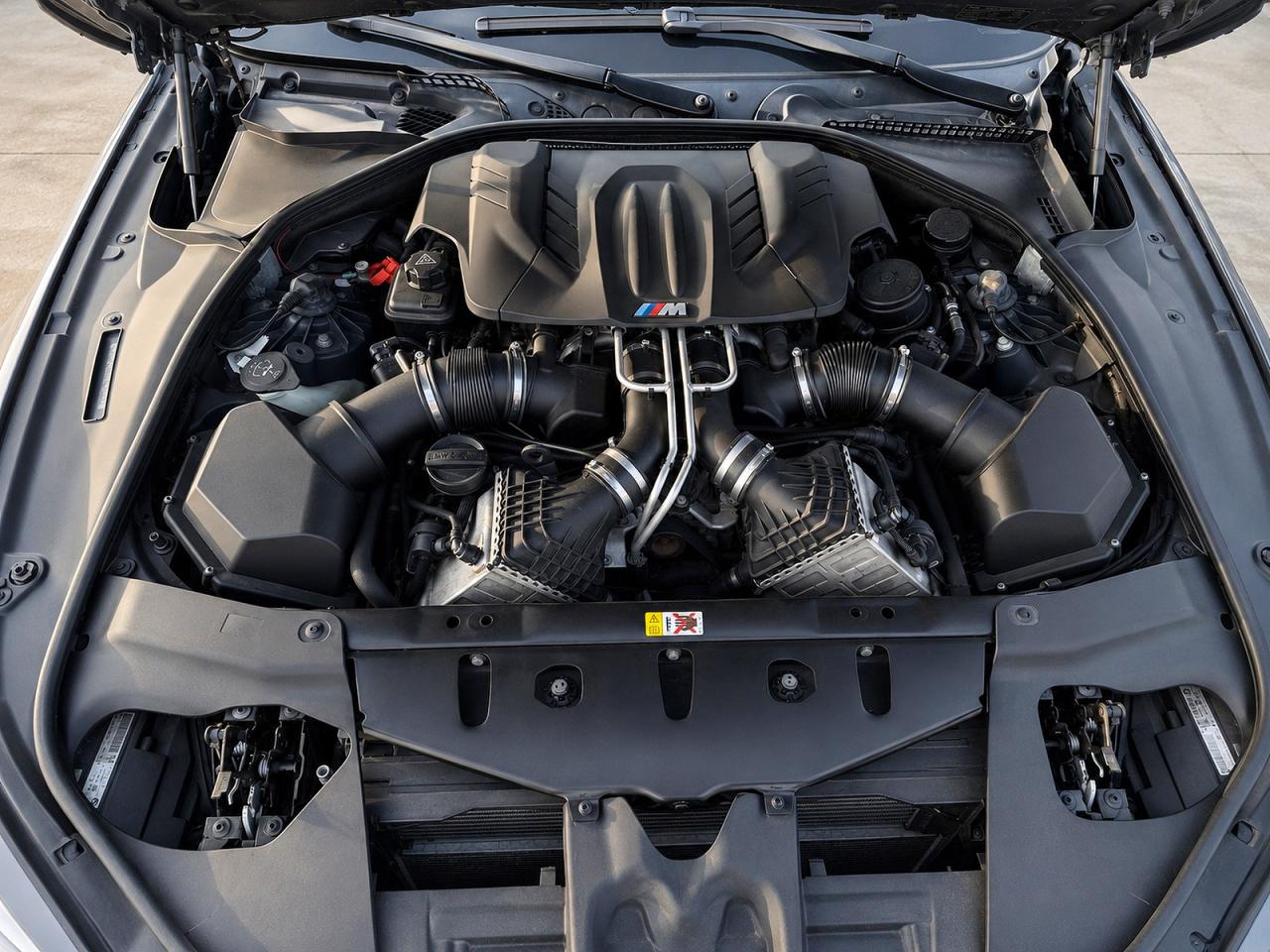 2013 Bmw M6 Серый vin: WBSLX9C57DC968579